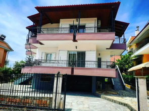 Nikos psathaki apartment