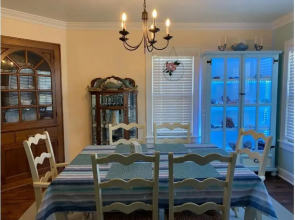 CaroleBelle Cottage-sleeps 8+hot tub/grills/firepit