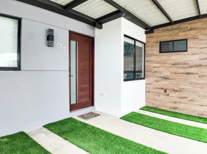 Macaw House with private pool