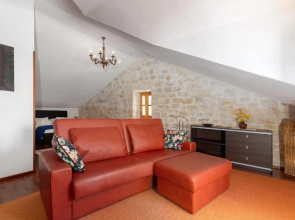 4 bedrooms seafront Villa LAURUS with heated pool for up to 8 people