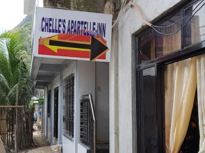 Chelle's Apartelle - Inn