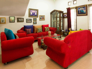 RedDoorz Near Tmii