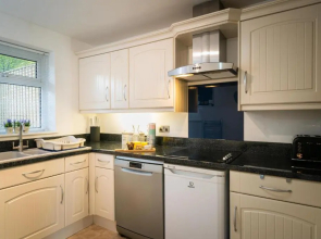 Exeter city centre entire house with parking