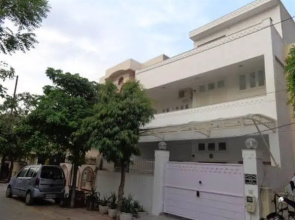 Sri Radha Krishna Kunj