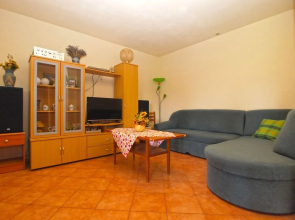 Apartment 1573