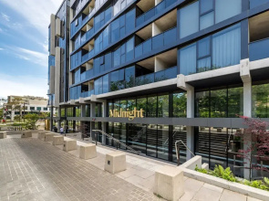 Chic 3-bed in Central With Pool, Sauna and Gym