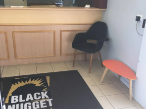 Black Nugget Hotel Motel