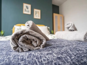 2 Bed-town Centre-free Parking