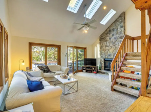 Walk to Beach: Arrowhead Lake Home
