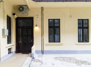 Authentic Klauzal Apartment