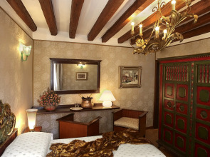 Отель Saturnia & International