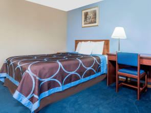 Super 8 by Wyndham Mankato