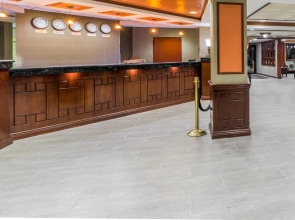 Wyndham Garden Hotel Newark Airport