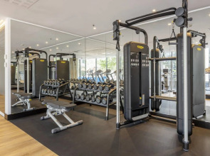 Отель Ilunion Les Corts Spa