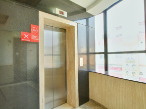 Capital O 47444 Grand Gunas