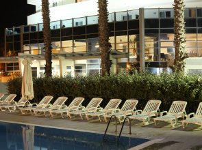 Sea Lion Hotel