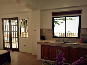 SmallFry's Beach Resort