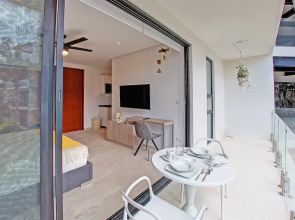 Unwind In An Exquisitely Furnished Studio , PANORAMIC C 202- By Salt - Kisses