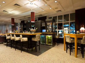 Отель The Q - Quadro City Hotel