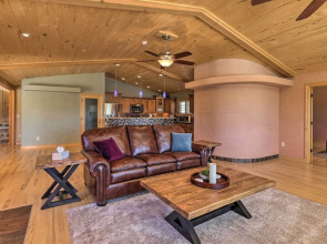 5 Mi to Butte Creek Trail: Prescott Home w/ Deck!