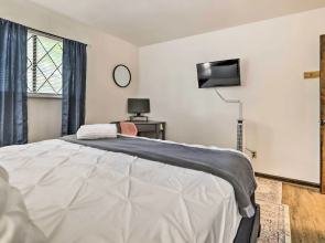 Walk to Lake: Game Room Getaway in Pocono Summit!
