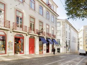 Update Urban Chic Flat in 19th Century Building 2 Bedrooms & 2 Bathrooms & AC Central Alfama District