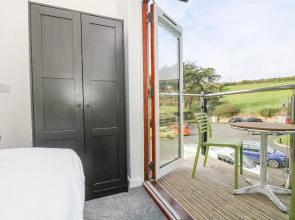 Sea Breeze 17 Gannel