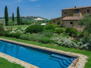 Villa Pienza, Val dOrcia luxury accommodation with pool and Ac for 12 persons