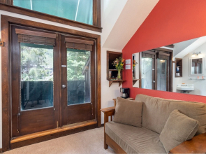 Manitou Lodge 9 Hotel Room by Alpine Lodging Telluride