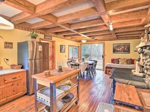 Old Time Catskill Mtn Retreat, Handcrafted Cabin!