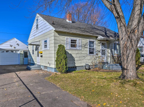 Charming Family Home ~ 4 Mi to Granite Peak!