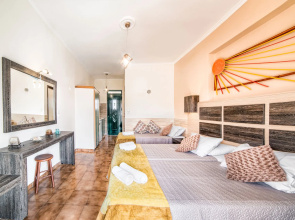 Acapulco Marinos Studios & Apartments