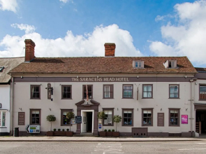Saracens Head Hotel