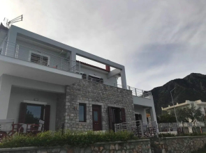 Light blue house 3 Apartments