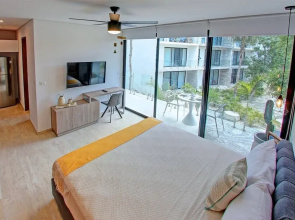 Unwind In An Exquisitely Furnished Studio , PANORAMIC C 202- By Salt - Kisses