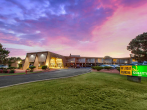 Quality Inn View of Lake Powell - Page