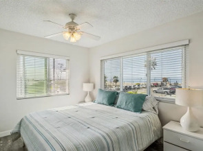 Beautiful 2 Bed Beach Condo #201 2 Bedroom Condo by Sunset Shores Condominiums