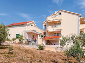 Nice Home in Sutivan With 3 Bedrooms, Wifi and Outdoor Swimming Pool