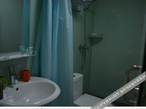 Hongqiao Business Hostel