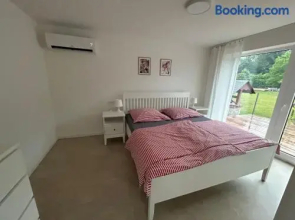 Red Travel Apartment