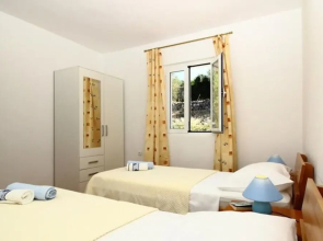 Apartments Dubreta - Superior Two Bedroom Apartment With Balcony