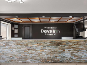 Days Inn by Wyndham Lakewood South Tacoma