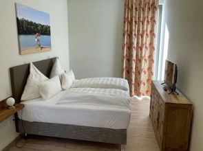 Bernsteinsee Homes and Ferien Beach House