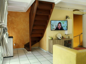 Appartement de 2 chambres avec vue sur la ville terrasse et wifi a Le Moule a 1 km de la plage