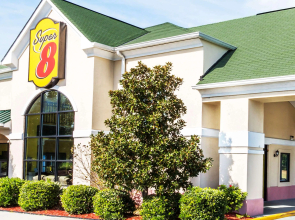 Super 8 by Wyndham Hull Street Midlothian / Richmond Area