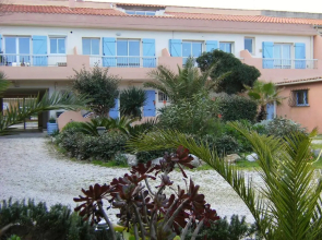 Studio in Hyères, With Wonderful sea View, Enclosed Garden and Wifi - 50 m From the Beach