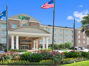 Holiday Inn Express & Suites Gonzales by IHG