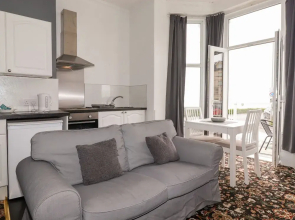 3 Beach View @ Beaconsfield House