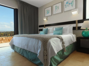 Grand Marina Hotel