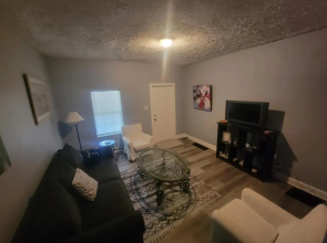 Minutes to Downtown! Long-Stays & Pets Welcome!